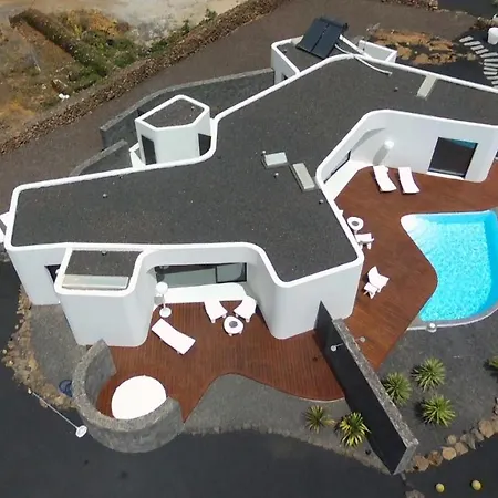 Vulkano Villa *